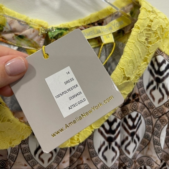 Amelia New York Aztec Print Pleated Dress Lace 14 - Picture 4 of 8